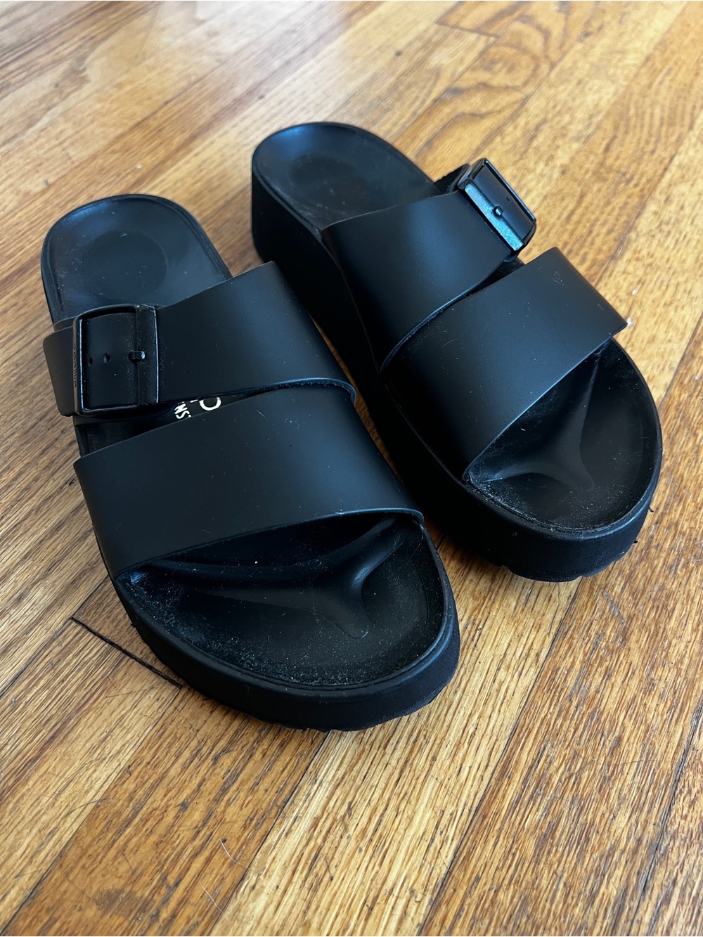 Birkenstock Black Platform Slide Sandals with Buckle Detail 38eu